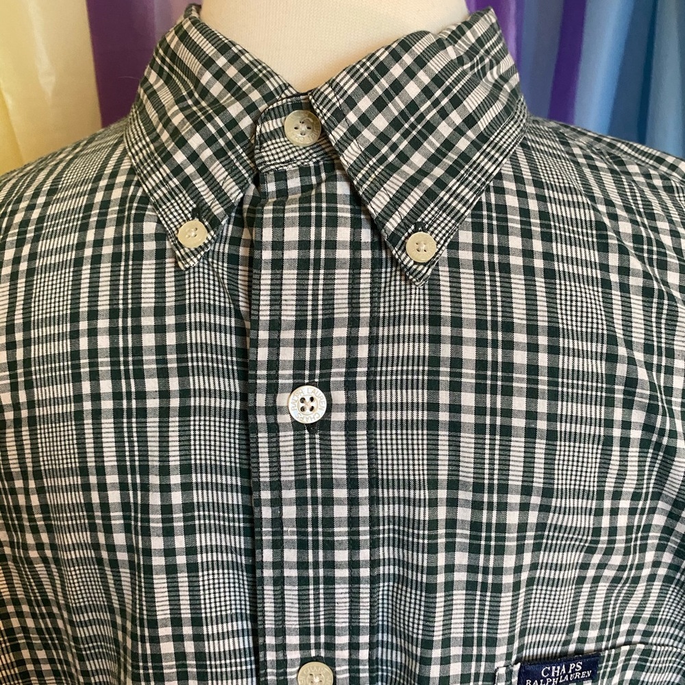 Button down - Picture 2 of 6